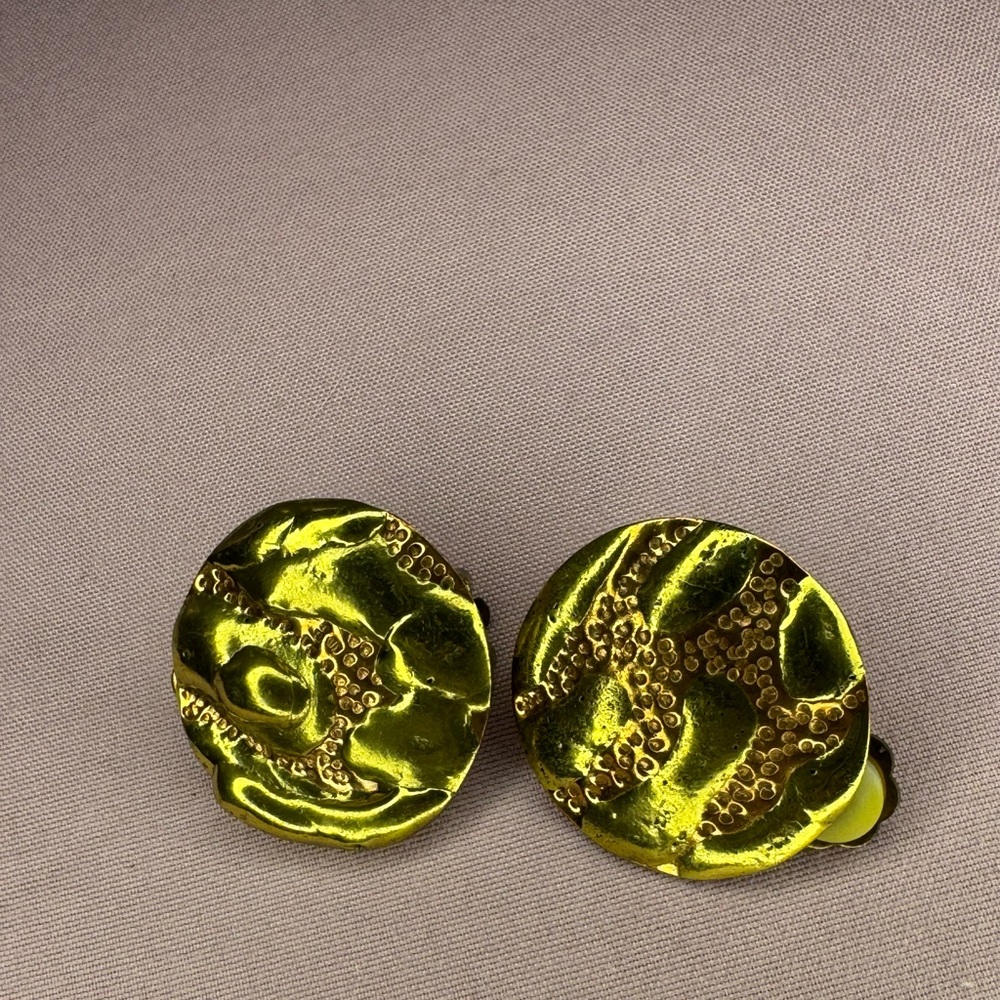 Vintage Clip Gold Organic Textured Earrings - Picture 3 of 5